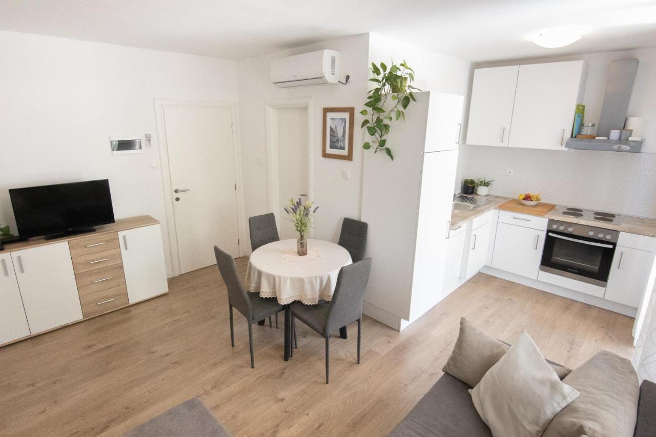 Apartman Grepo Makarska Esterno foto